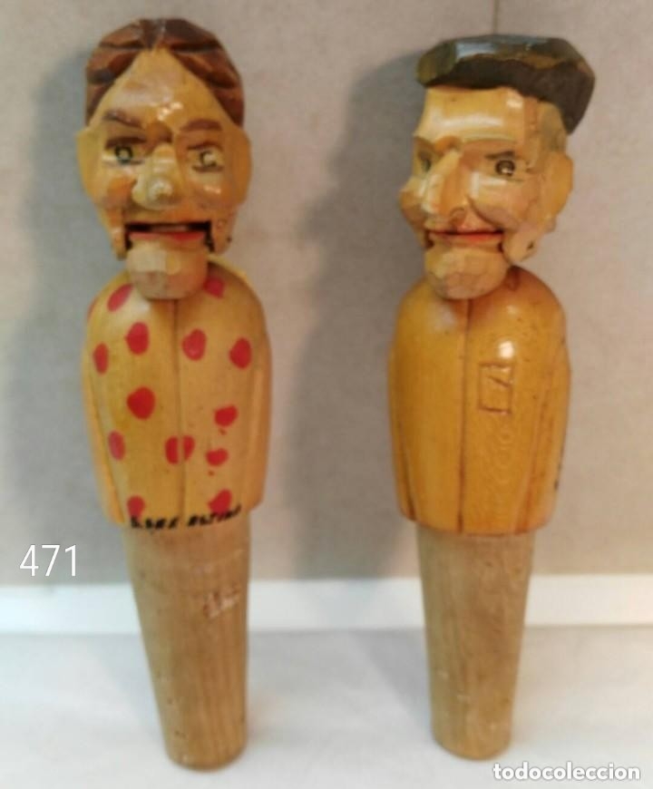 Artesan&iacute;a: Dos tapones de botella cabeza de madera tallada - Foto 1