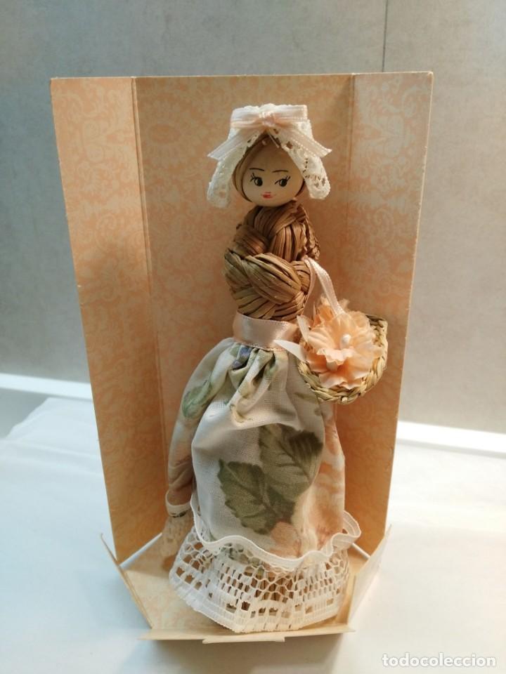 Artesan&iacute;a: Mu&ntilde;eca en junco perfumada - Foto 1