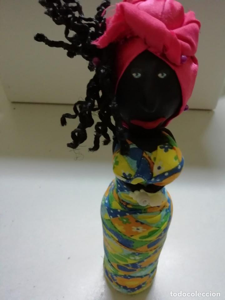 Artesan&iacute;a: Mu&ntilde;eca Brasile&ntilde;a hecha en botella. - Foto 2
