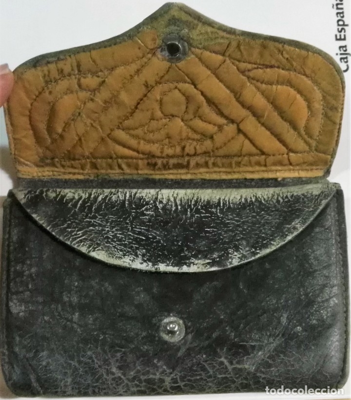 Artesan&iacute;a: Cartera de cuero. decorada. Antigua - Foto 3