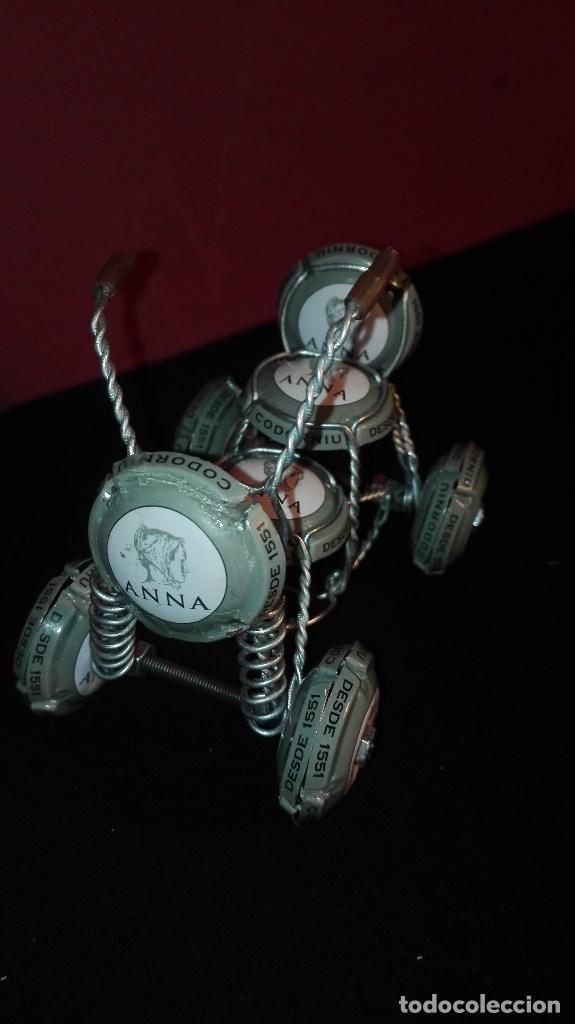 Artesan&iacute;a: MOTO CON CHAPAS DE CAVA - Foto 1