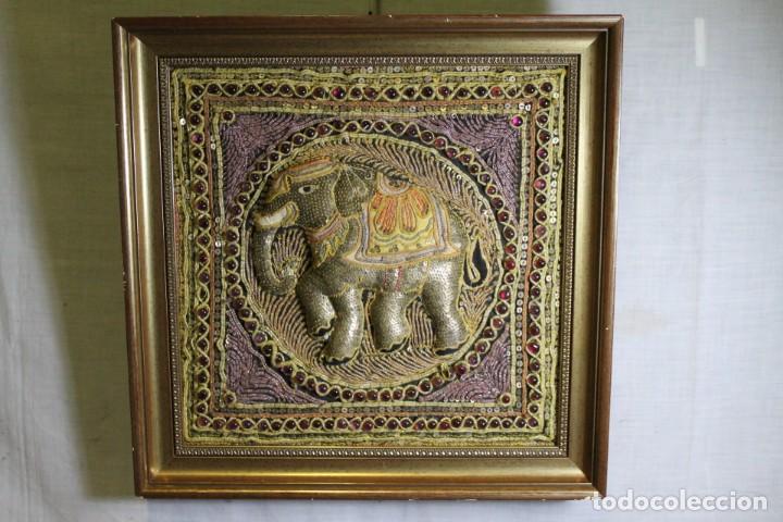 Artesan&iacute;a: CUADRO INDIO BORDADO, ELEFANTE - Foto 1