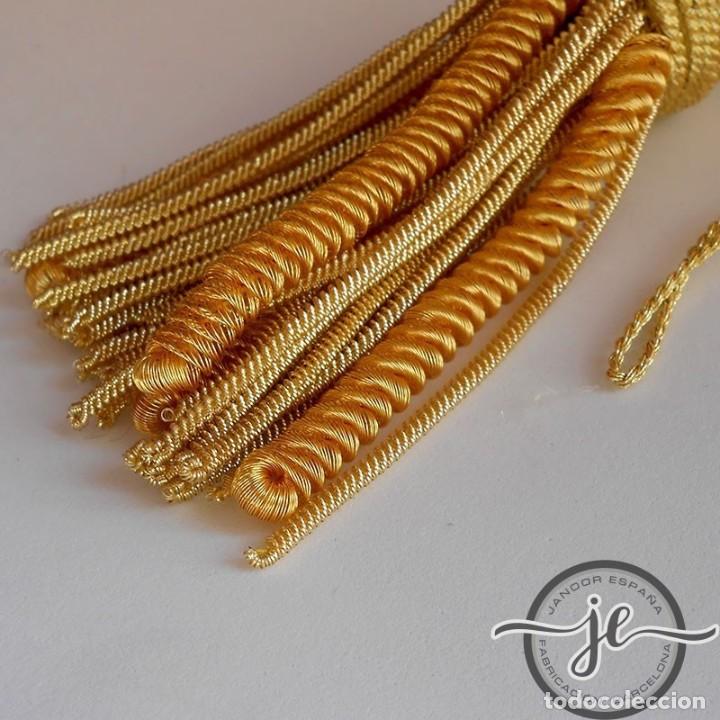 Kunsthandwerk: Borla de oro de 5 cm con fleco de canutillo rizado de 8 cm