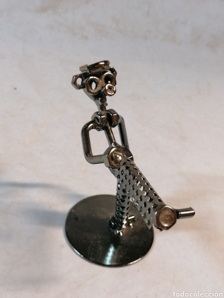 Artesan&iacute;a: Figura con tornillos - Foto 2
