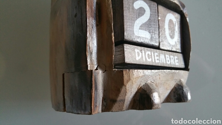 Artesan&iacute;a: B&uacute;ho tallado en madera, calendario. - Foto 4