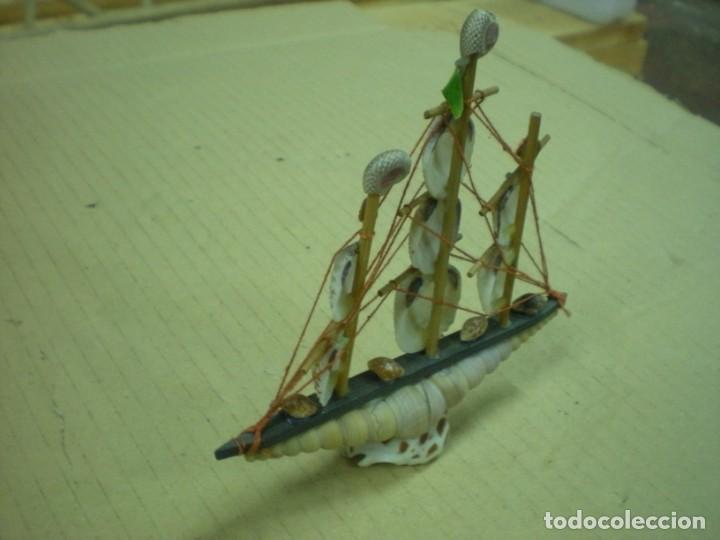 Artesan&iacute;a: BARQUITO HECHO CON CONCHAS Y MADERA 13X14CM - Foto 2
