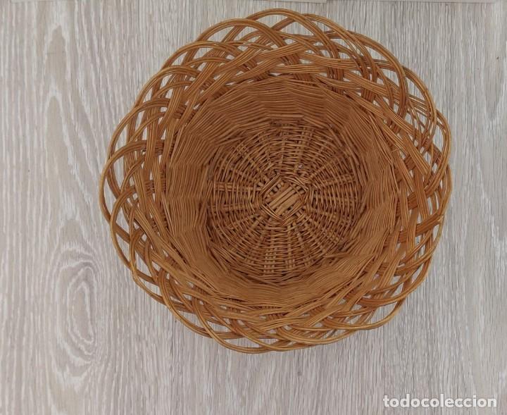 Artesan&iacute;a: Cesta de mimbre - Foto 2