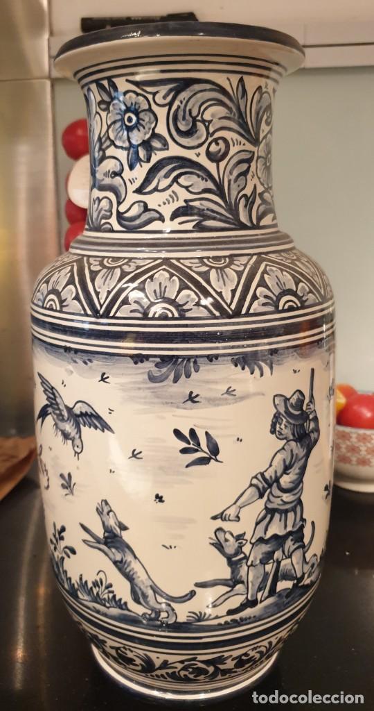 Artesan&iacute;a: Jarr&oacute;n pintado a mano en azul cobalto. - Foto 1