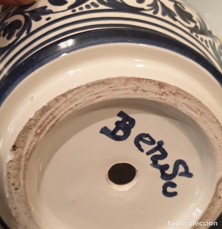 Artesan&iacute;a: Jarr&oacute;n pintado a mano en azul cobalto. - Foto 3