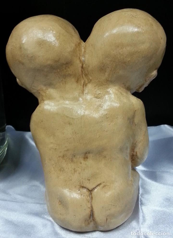 Artesan&iacute;a: Ni&ntilde;o de dos cabeza. Siameses. R&eacute;plica. - Foto 5