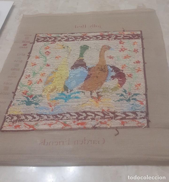 Artesan&iacute;a: tapiz de petit point 60x60 - Foto 2