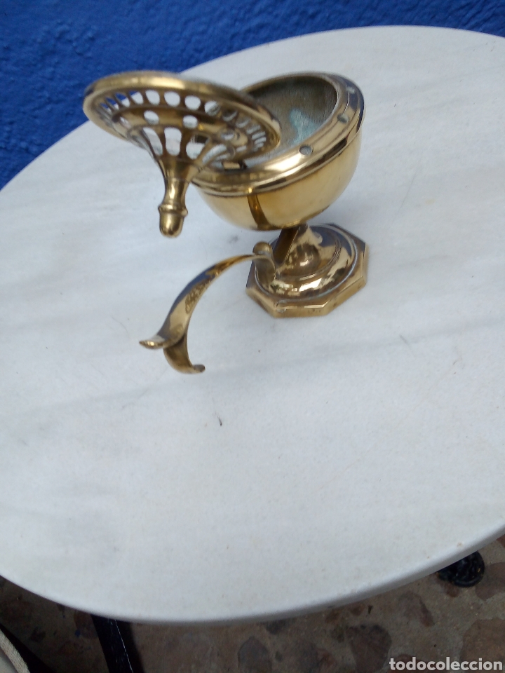 Artesan&iacute;a: Antigua l&aacute;mpara de aceite dorada - Foto 1