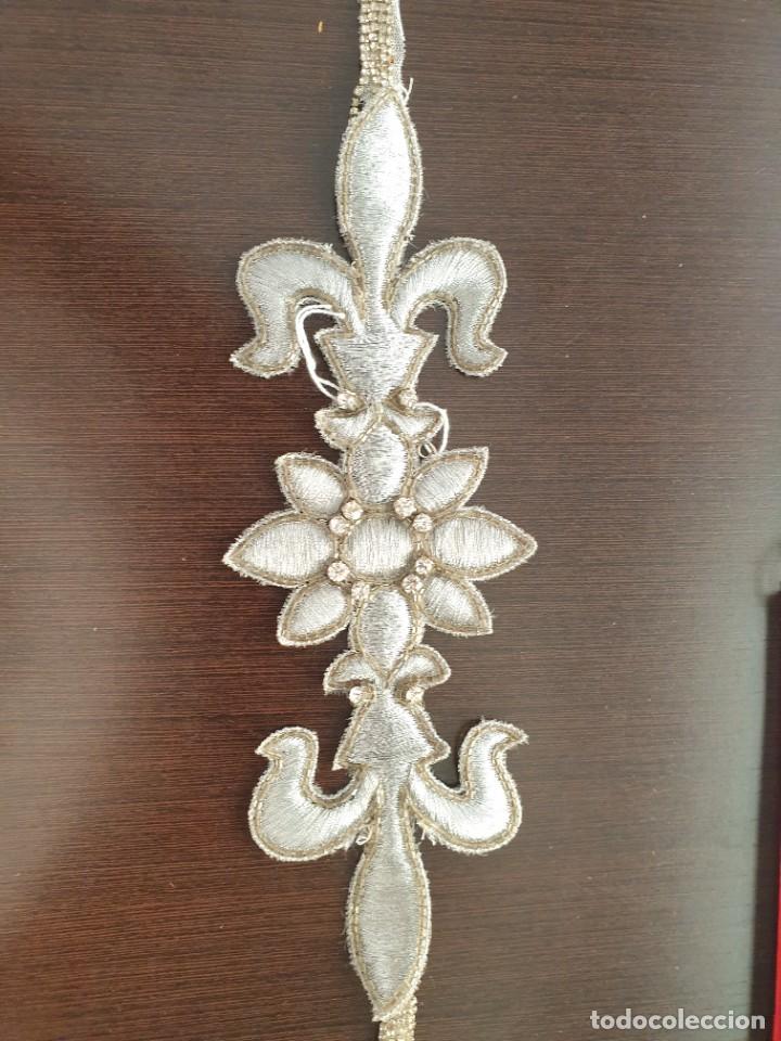 Artesan&iacute;a: Cinturon bordado en plata y cristal - Foto 1