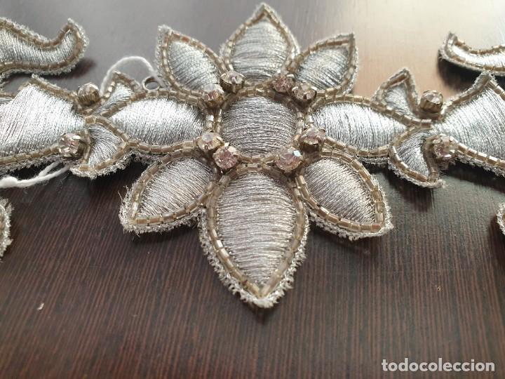 Artesan&iacute;a: Cinturon bordado en plata y cristal - Foto 5