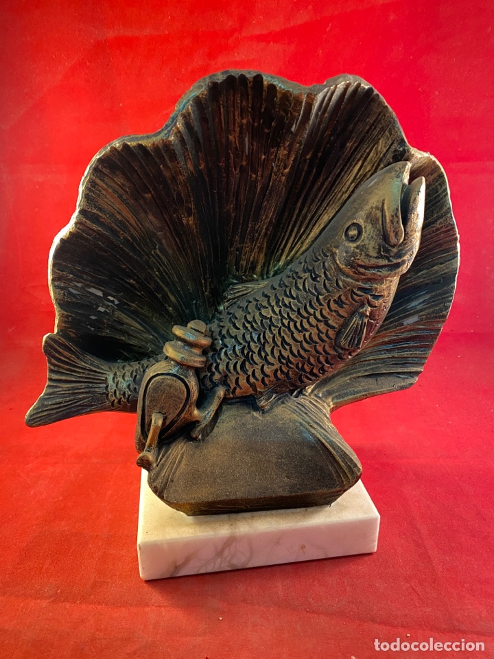 Artesan&iacute;a: Trofeo pesca cer&aacute;mica con base de m&aacute;rmol - Foto 1