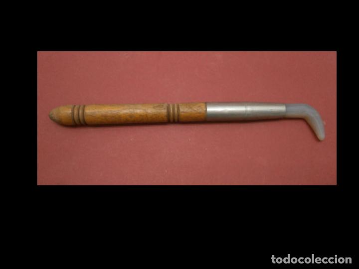 Artesan&iacute;a: Antiguo bru&ntilde;idor de agata con mango de madera labrada - Foto 1