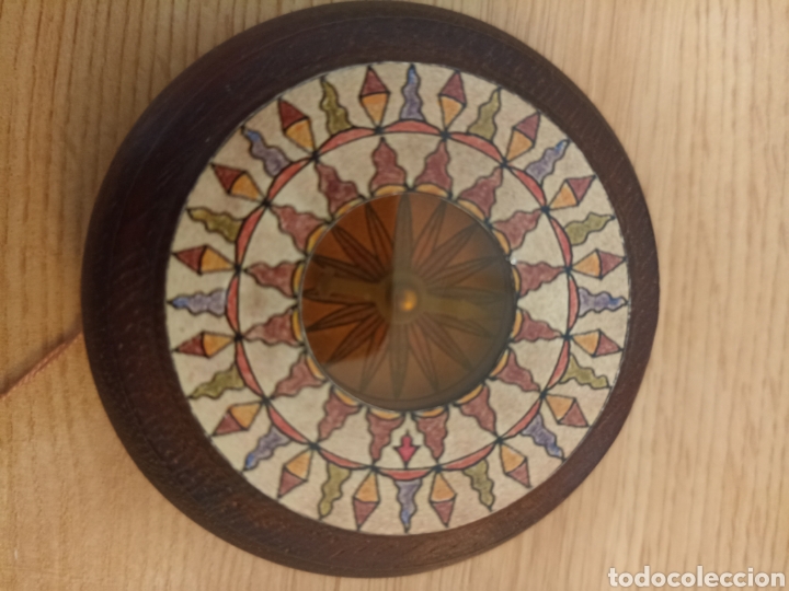 Artesan&iacute;a: Br&uacute;jula artesanal madera pintada a mano - Foto 1