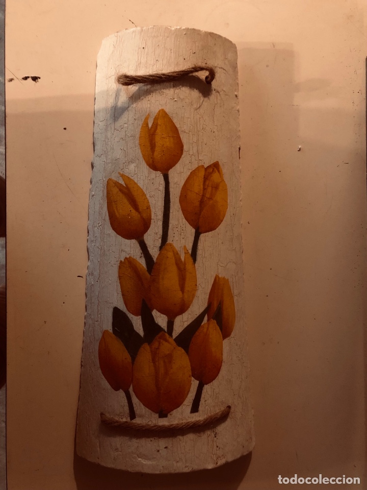 Artesan&iacute;a: Teja pintada con tulipanes - Foto 1
