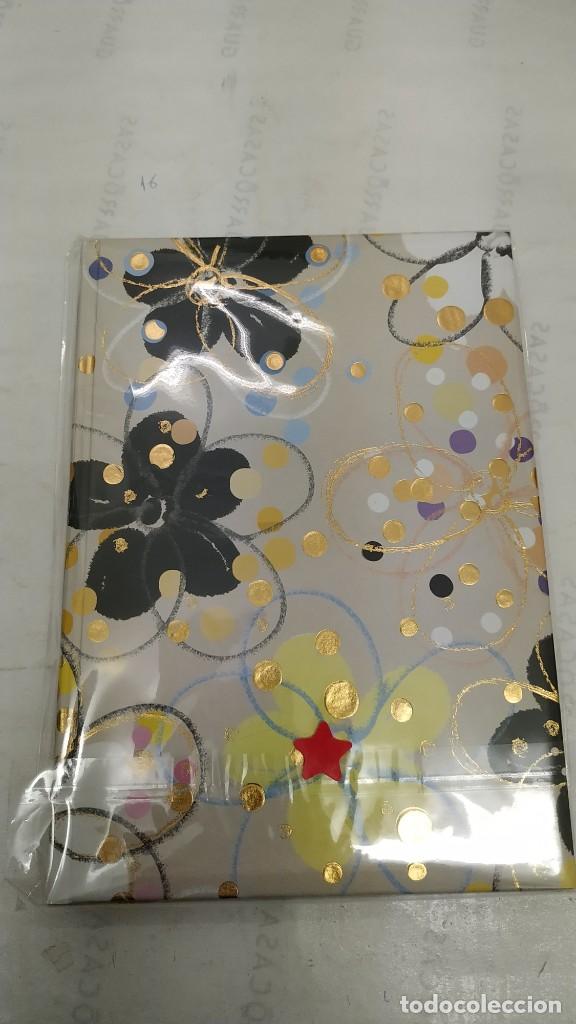 Artesan&iacute;a: LIBRETA FORRADA DE PAPEL COLORES - Foto 1