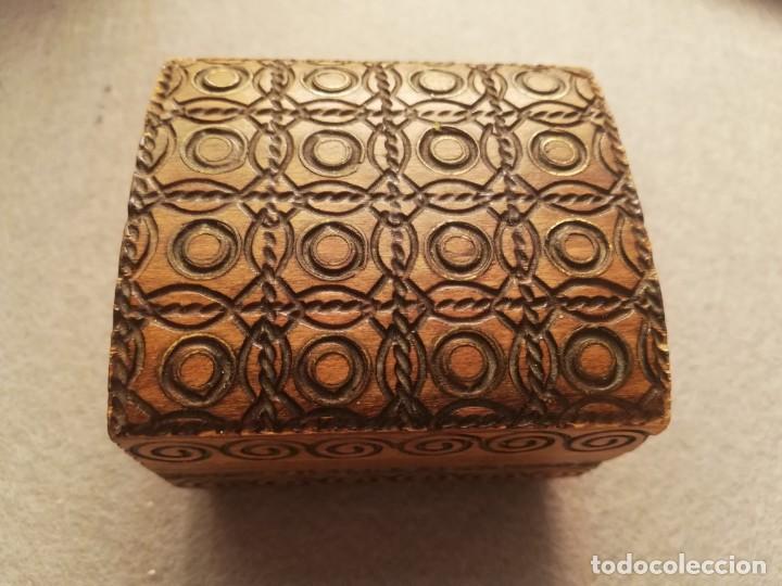 Artesan&iacute;a: BONITA CAJA MADERA TALLADA - Foto 3