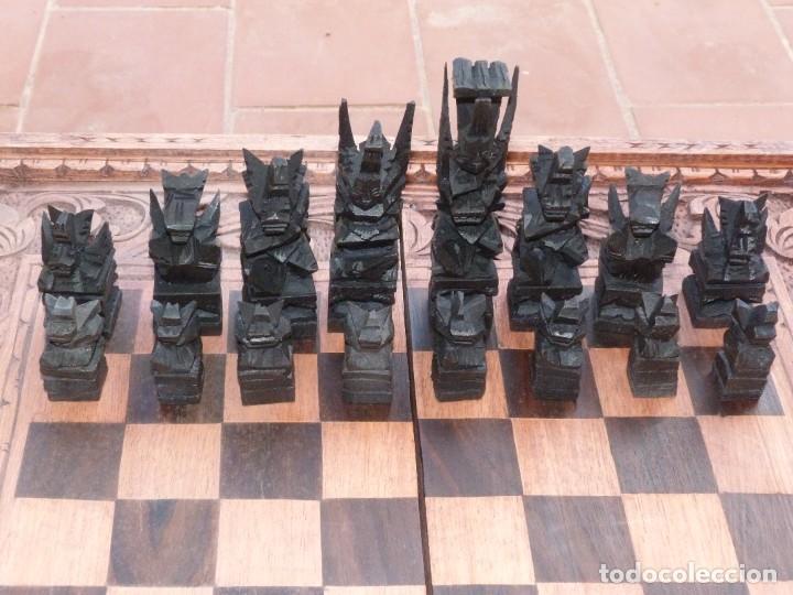 Artesan&iacute;a: AJEDREZ ORIENTAL TALLADO EN MADERA - Foto 3