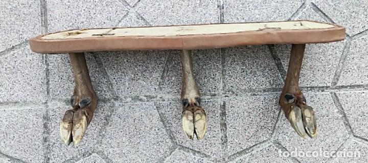 Artesan&iacute;a: Perchero de piel y patas de ciervo - Foto 2