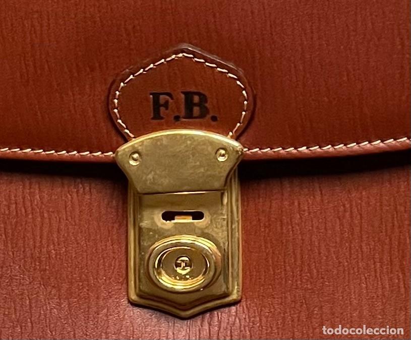 Artesan&iacute;a: Cartera doble piel porta documentos - Foto 2