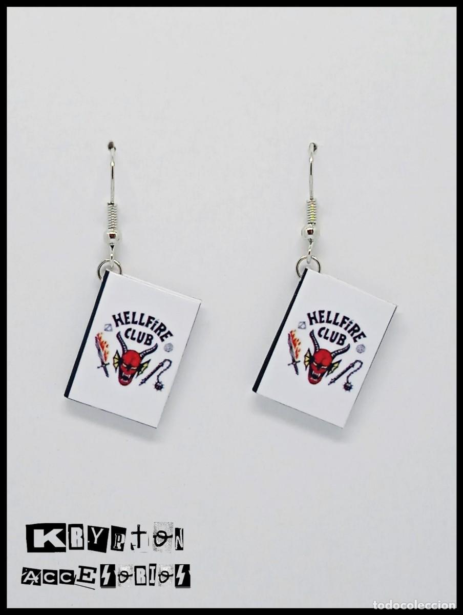 Artesan&iacute;a: Conjunto STRANGER THINGS - Colgante - HELLFIRE CLUB - Mini Libro - Set - Collar y Pendientes - Foto 3