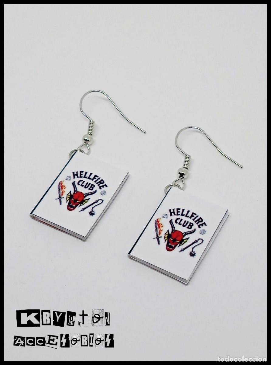 Artesan&iacute;a: Conjunto STRANGER THINGS - Colgante - HELLFIRE CLUB - Mini Libro - Set - Collar y Pendientes - Foto 5
