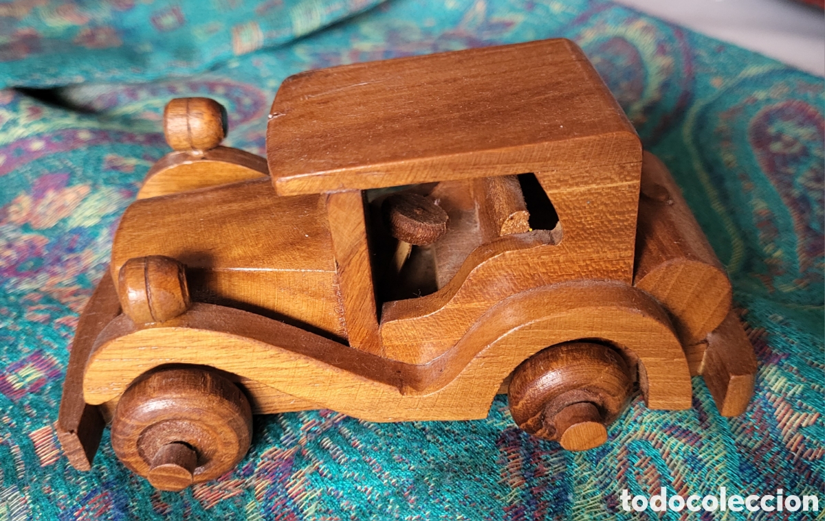 Artesan&iacute;a: Coche de madera tallado a mano - Foto 3