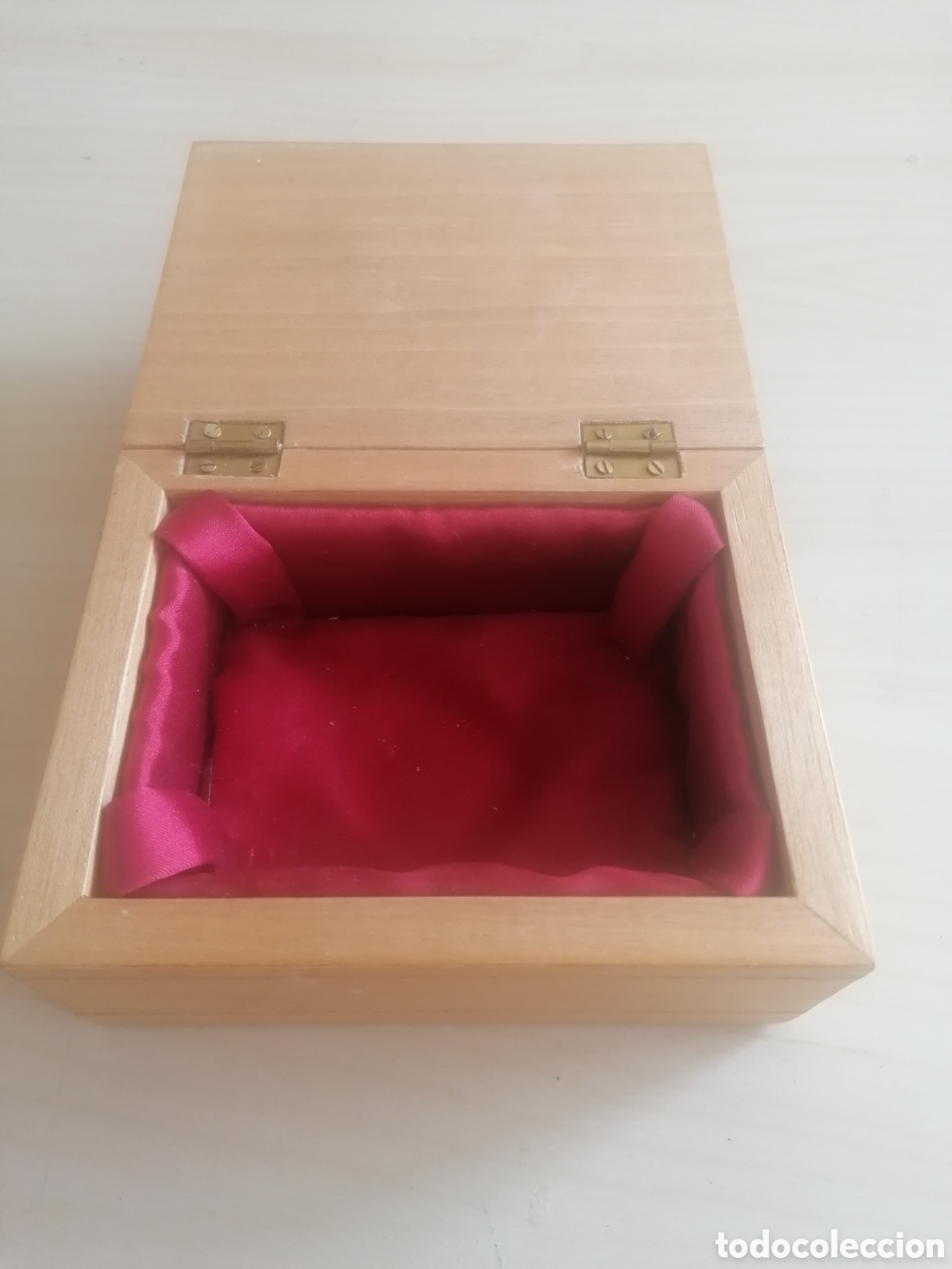 Artesan&iacute;a: Caja de madera realizada a mano. - Foto 3