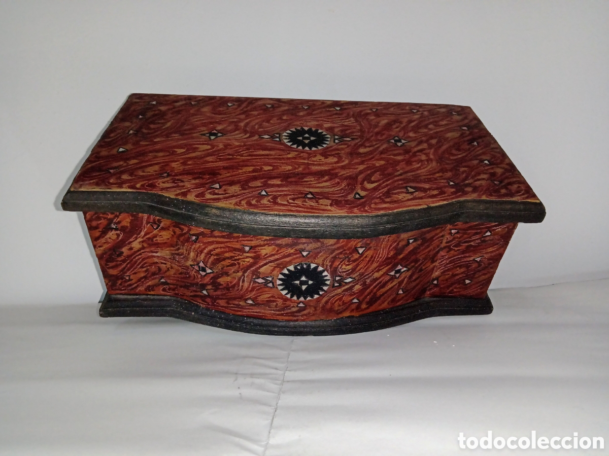 Artesan&iacute;a: Ba&uacute;l cofre de madera e incrustaciones de n&aacute;car - Foto 4