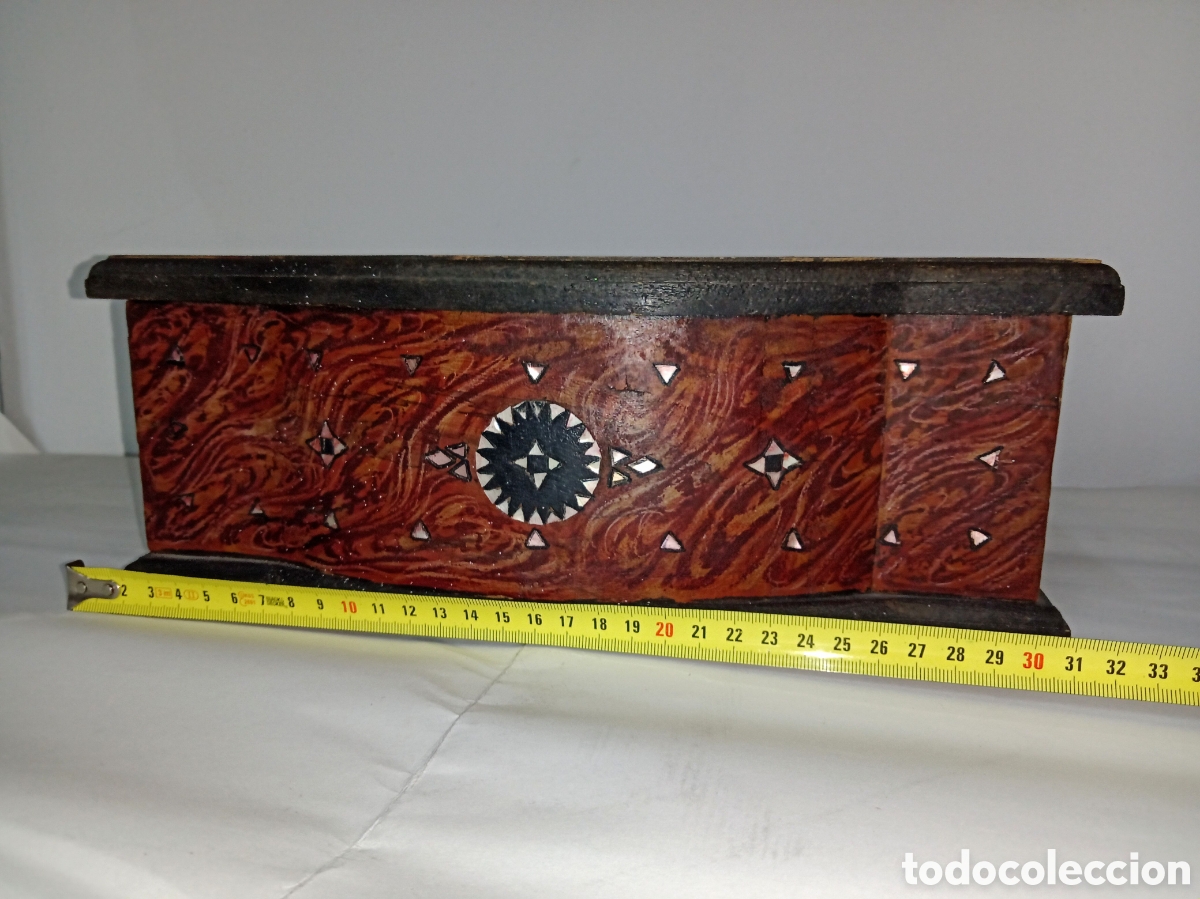 Artesan&iacute;a: Ba&uacute;l cofre de madera e incrustaciones de n&aacute;car - Foto 5