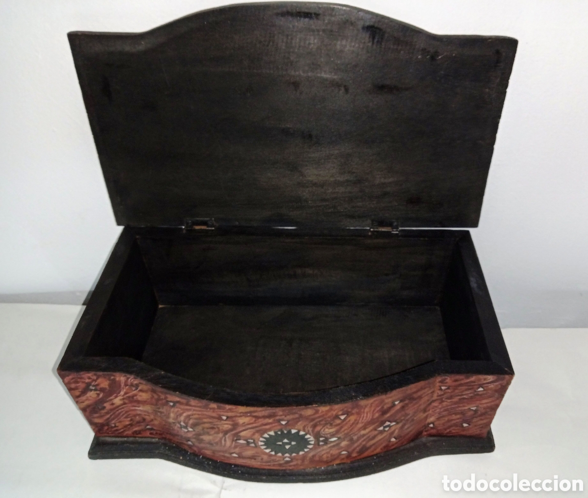 Artesan&iacute;a: Ba&uacute;l cofre de madera e incrustaciones de n&aacute;car - Foto 8