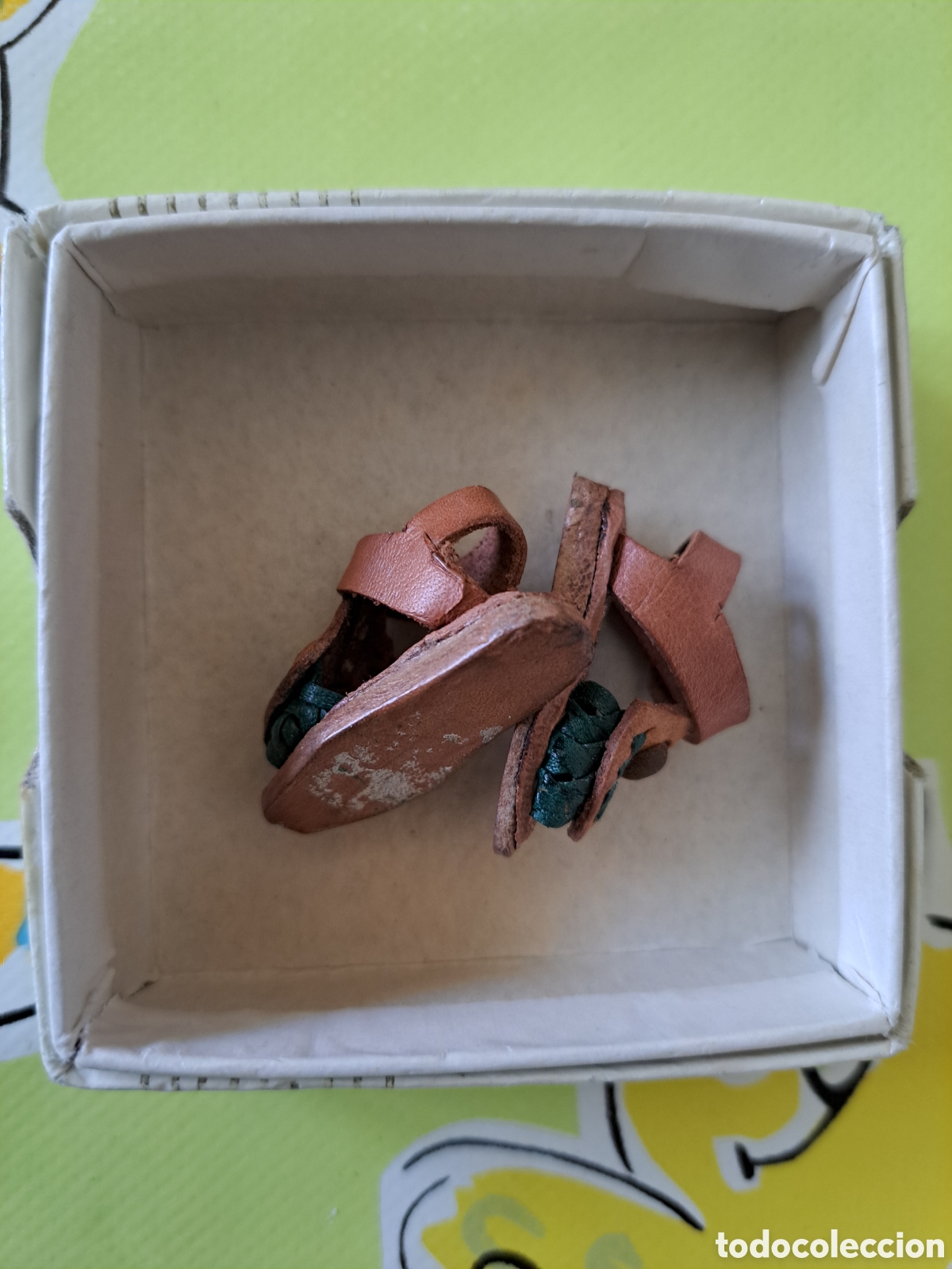 Artesan&iacute;a: Micro sandalias de piel - Foto 3