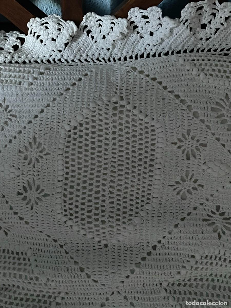 Artesan&iacute;a: DOS COJINES DE GANCHILLO 45 CM - Foto 2