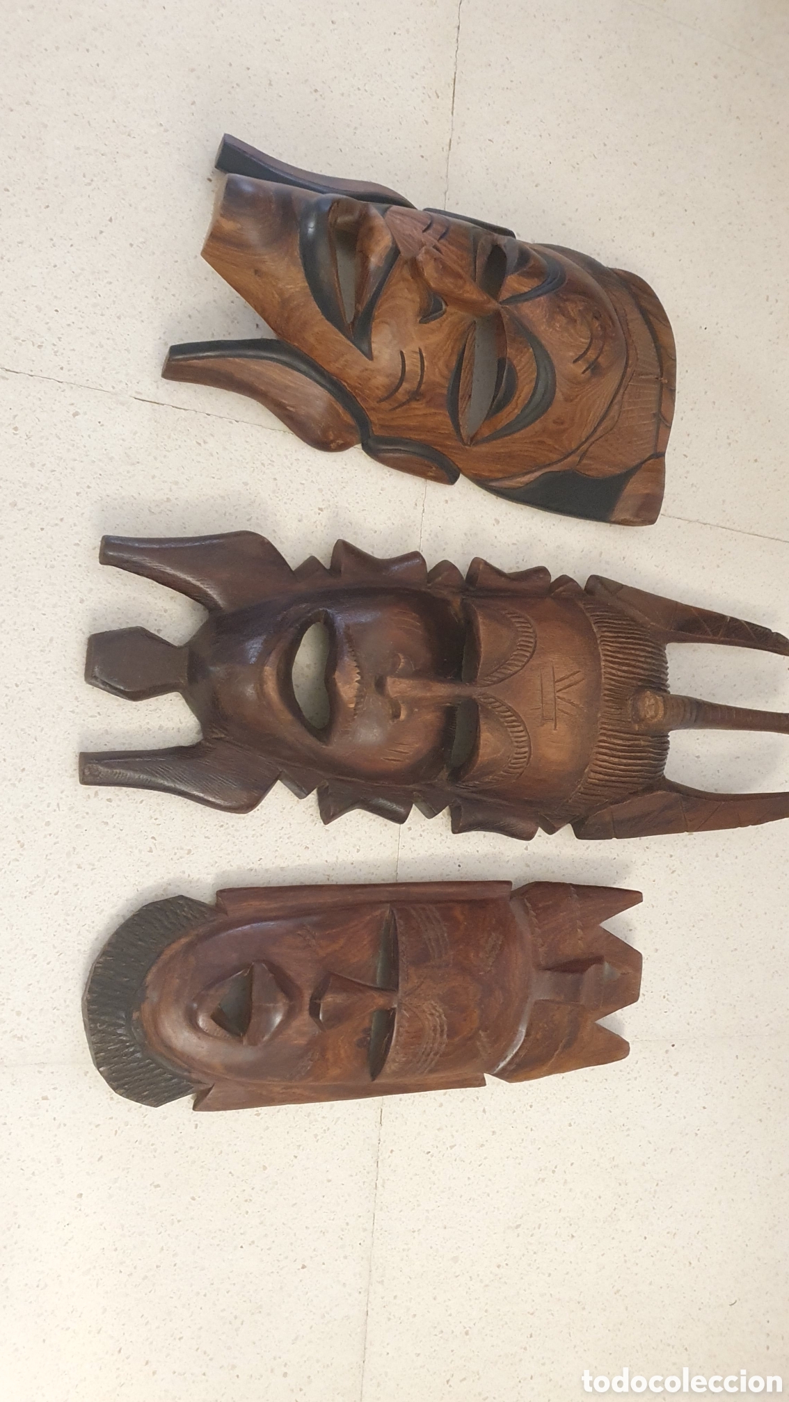 Artesan&iacute;a: 3 caretas talladas en madera africanas - Foto 2