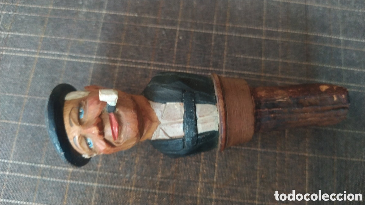 Artesan&iacute;a: Antiguos tapones de madera tallado - Foto 3