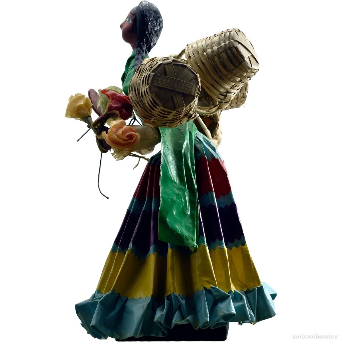 Artesan&iacute;a: FIGURA PAPEL MACHE. MUCHACHA con CESTOS - Foto 4