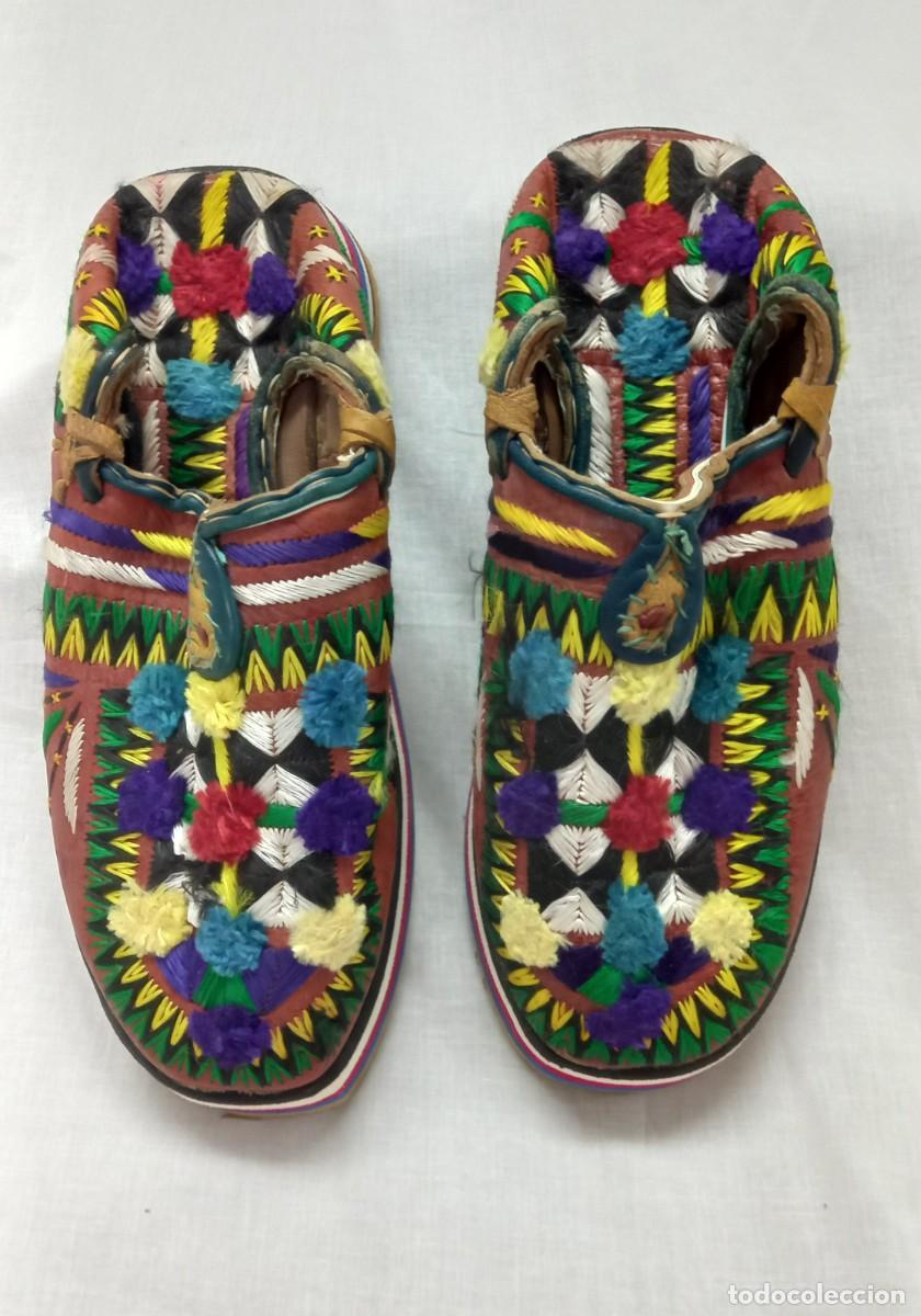 Artesan&iacute;a: Babuchas bereber bordadas - Foto 1