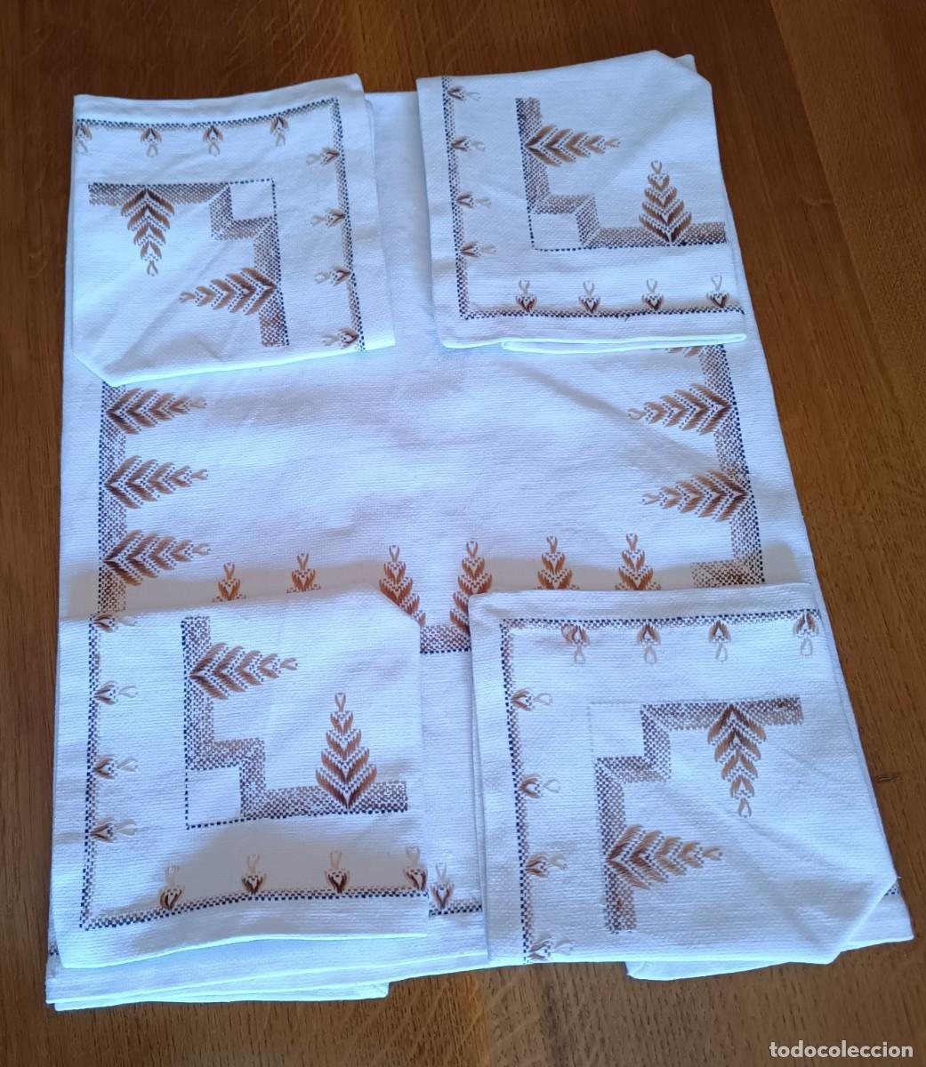 Artesan&iacute;a: Mantelito con 4 servilletas hecho a mano. - Foto 4