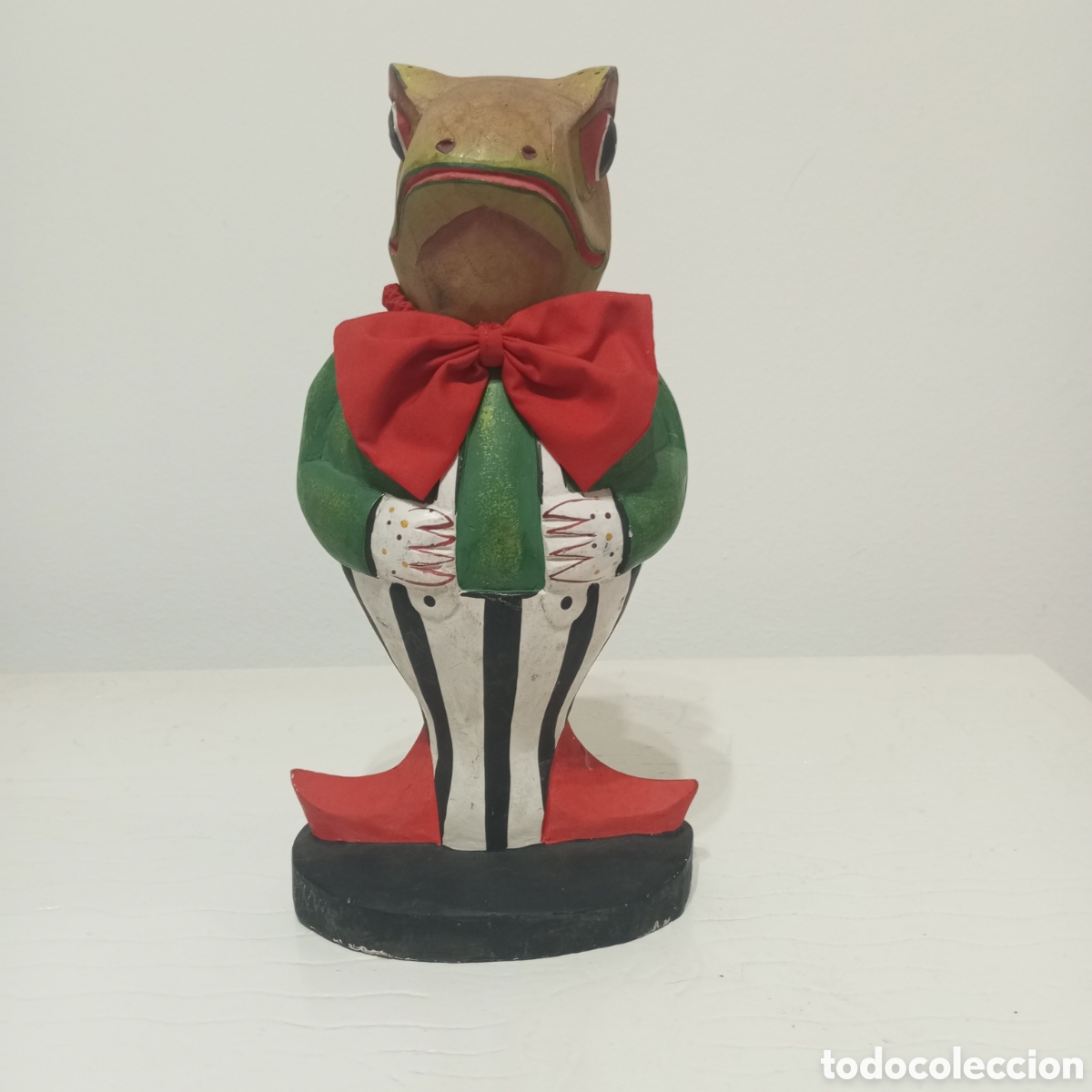 Artesan&iacute;a: Rana de madera pintada a mano.... - Foto 2