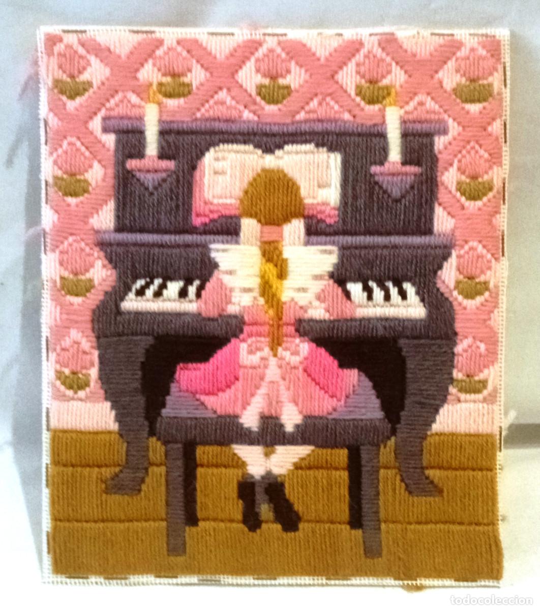Artesan&iacute;a: Petit Point ni&ntilde;a al piano - Foto 2