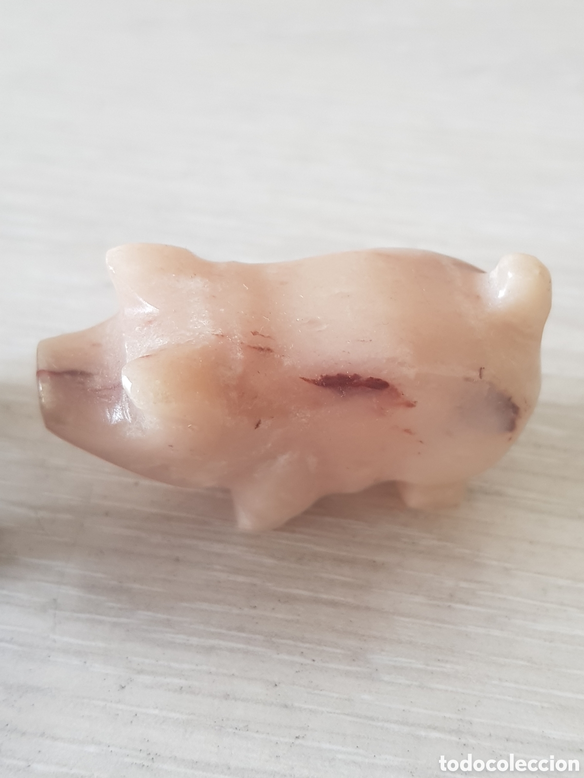 Artesan&iacute;a: Cerdos tallados en piedra - Foto 3