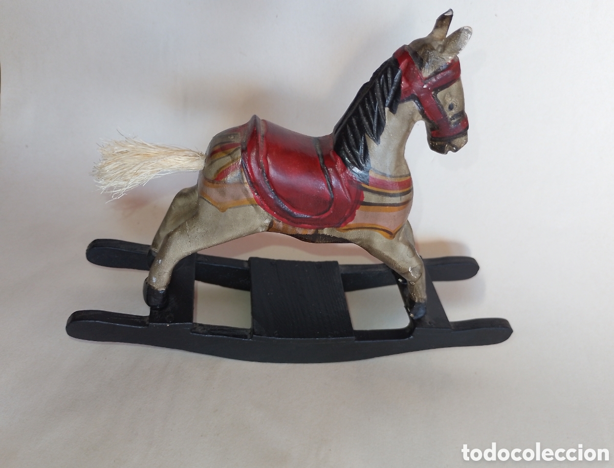 Artesan&iacute;a: Peque&ntilde;o caballito balanc&iacute;n de madera. - Foto 2