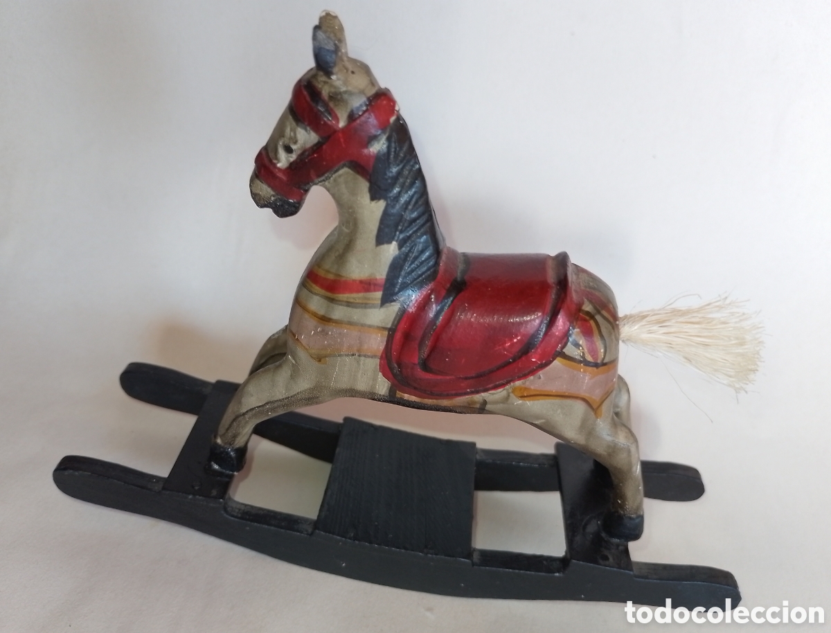 Artesan&iacute;a: Peque&ntilde;o caballito balanc&iacute;n de madera. - Foto 1