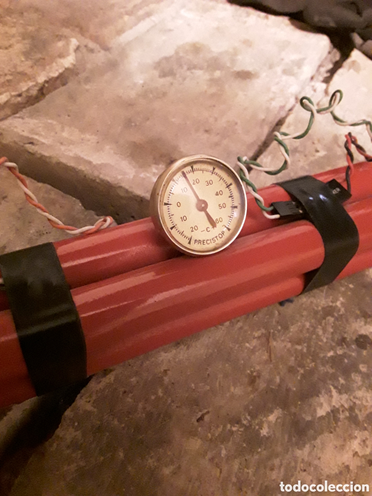 Artesan&iacute;a: TERM&Oacute;METRO EN FORMA DE CARTUCHOS DE DYNAMITA - Foto 3