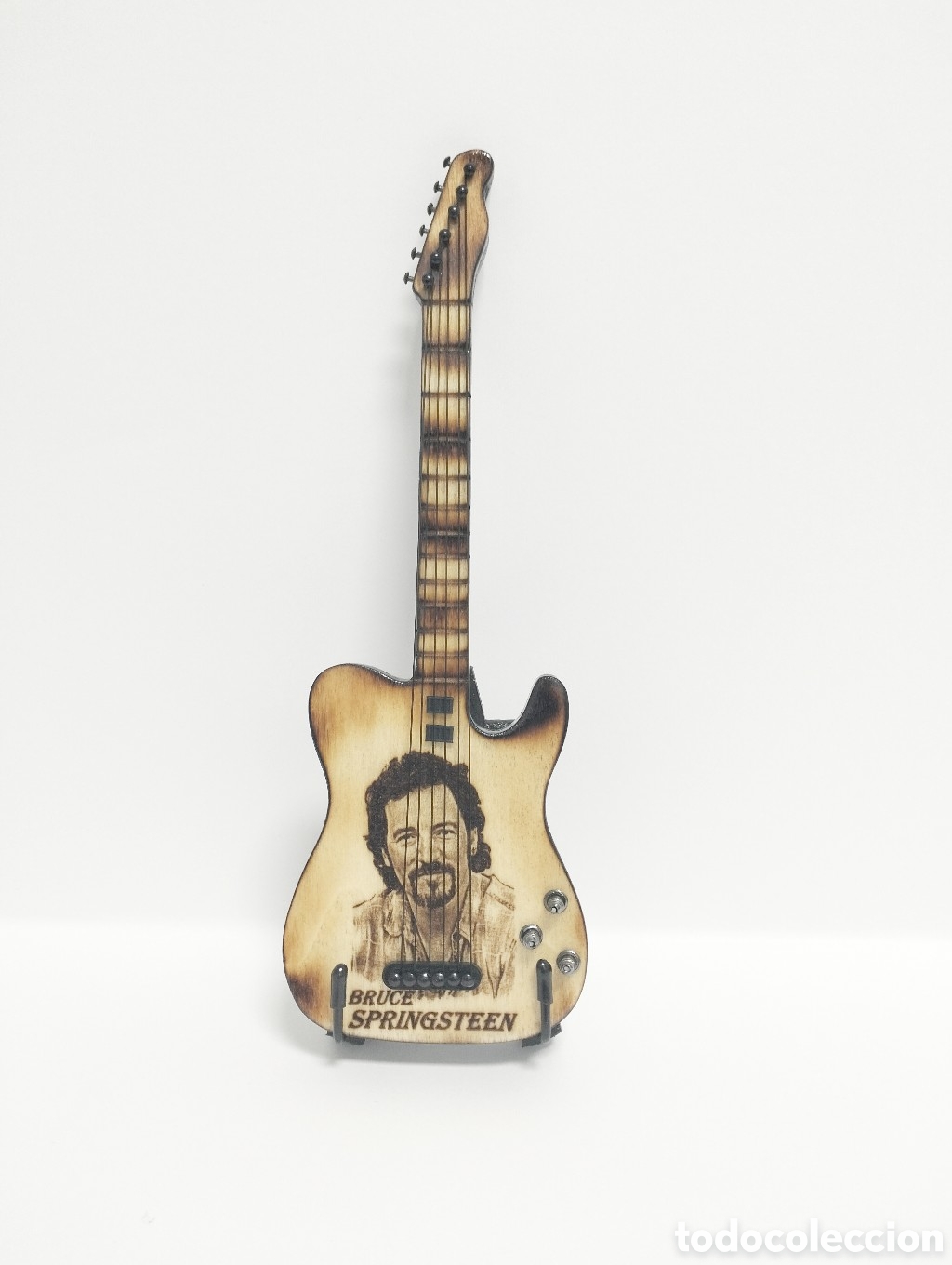Artesan&iacute;a: Guitarra de madera en miniatura - Foto 1