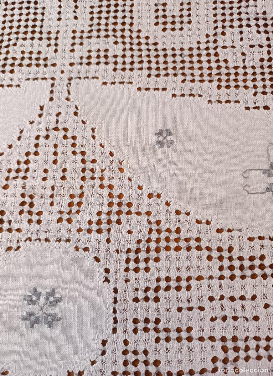 Artesan&iacute;a: Mantel de Lagartera antiguo blanco y gris. - Foto 20