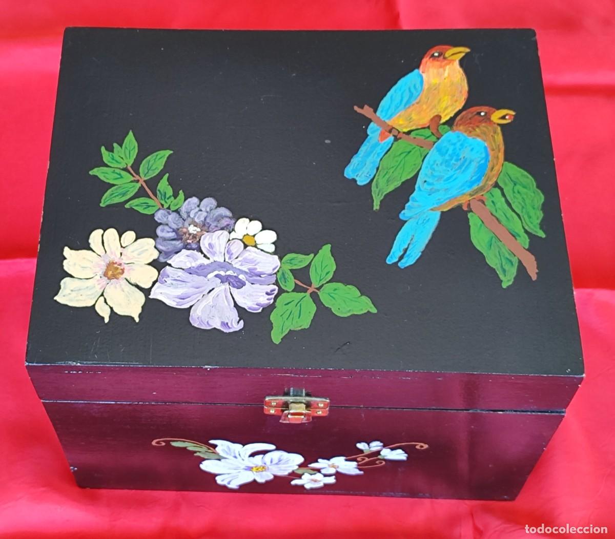 Artesan&iacute;a: GRAN CAJA DE MADERA PINTADA A MANO. - Foto 1
